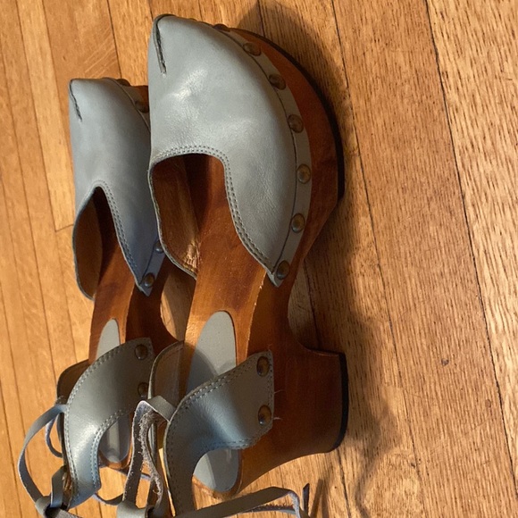 MOD Aqua leather lace-up clog heels - Picture 3 of 8